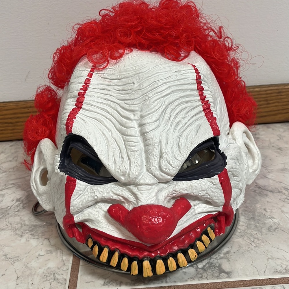 Scary clown 4-piece costume L-XL (child)